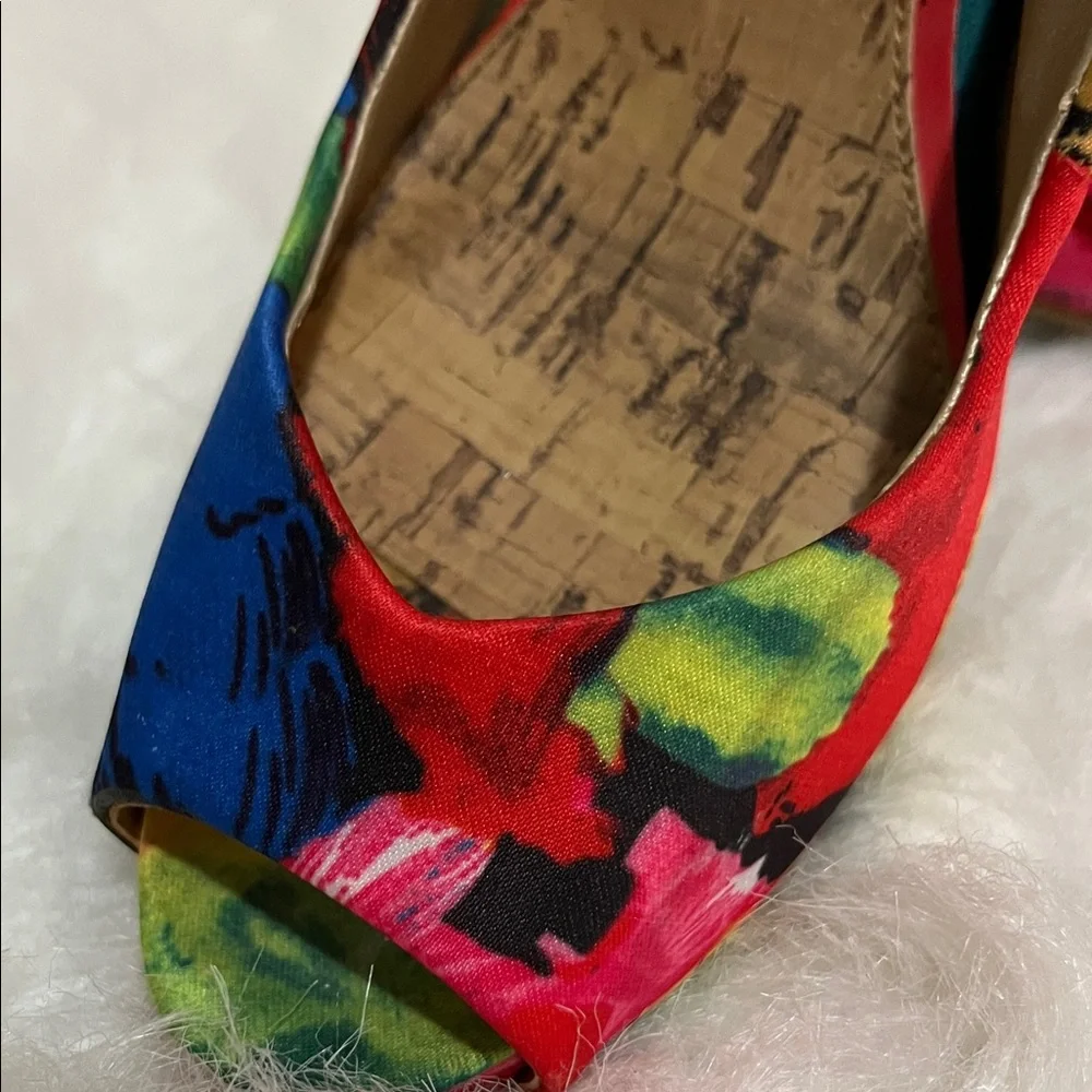 GUESS Colorful Abstract Print Peep Toe Slingback Heels